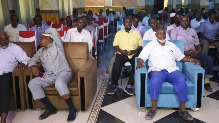 Sawirro: Ammaanka Suuqa Bakaaraha oo faraha kasii baxaya iyo ganacsatada oo kulan degdeg yeeshay