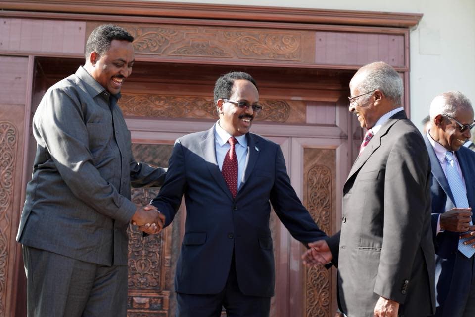 Arag Sawirro: Sidee ayuu u dhacay kulankii Farmaajo, R/W Kheyre iyo wasiiradii ETHIOPIA iyo ERITREA