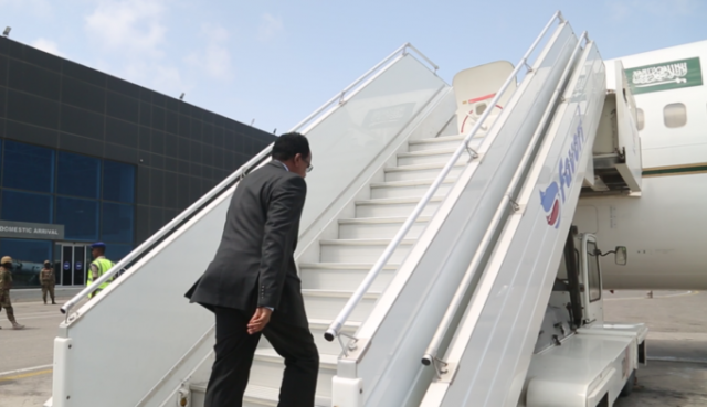 Somali President flies to South Sudan