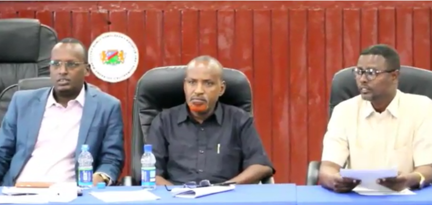 Guddiga doorashada K/G oo kala cadeeyey in Villa Somalia ay faro-gelin ku heyso iyo in kale (Aqri)