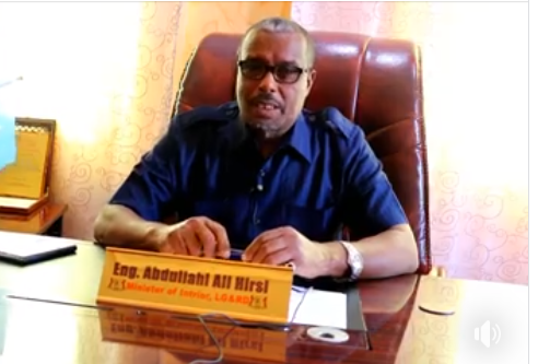 Wasiirka arrimaha gudaha PUNTLAND oo is-casilay