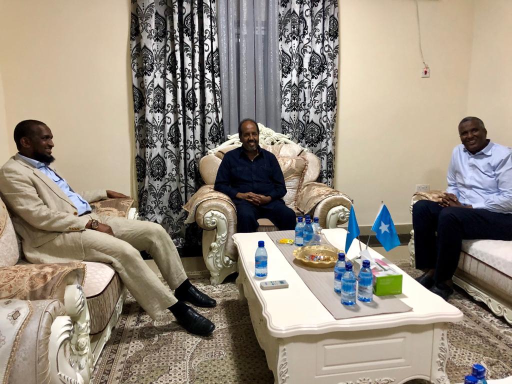 Sawiro: Maxaa kulankii CC Shakuur, Xasan Sheekh iyo Cosoble looga hadlay?