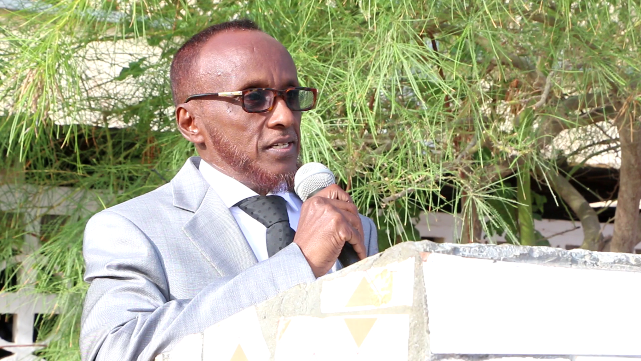 Sawirro: Ganacsadaha ugu weyn reer Puntland oo isku sharxay madaxweyne