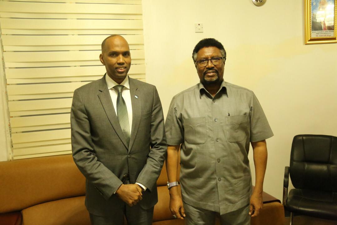 Sadex arrin oo laga bartay kulankii dhexmaray Kheyre iyo guddoomiye MURSAL