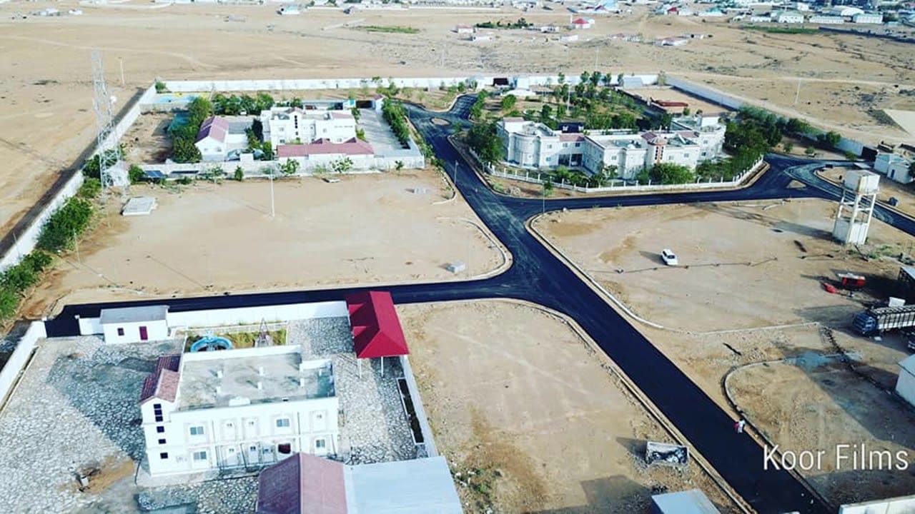 Farmaajo iyo Kheyre oo shir dib u heshiisiineed uga qeyb galaya Garoowe