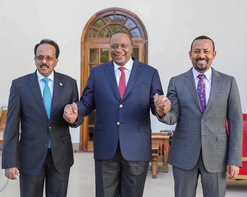 Uhuru Kenyatta oo qaaday tallaabo uu Farmaajo uga soo marayo Abiy Ahmed