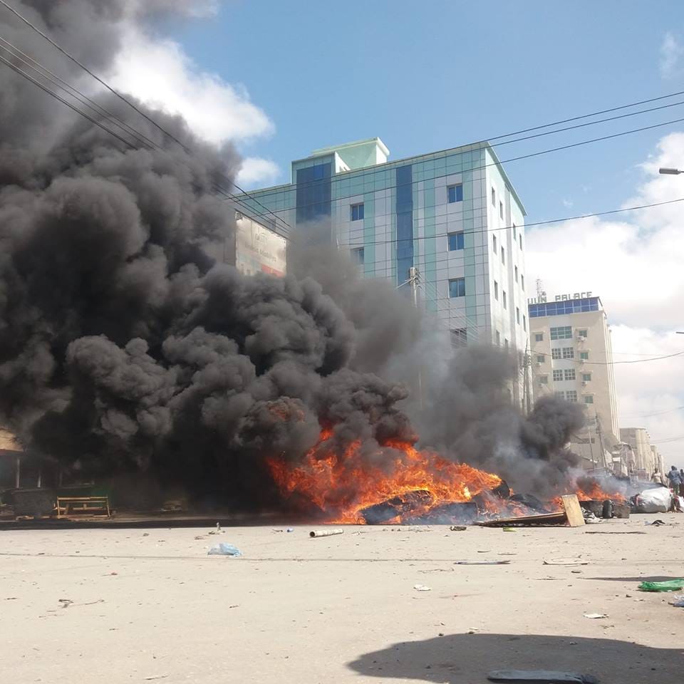Banaanbaxyo xooggan oo Muqdisho ka socda iyo shacab careysan + Sawirro