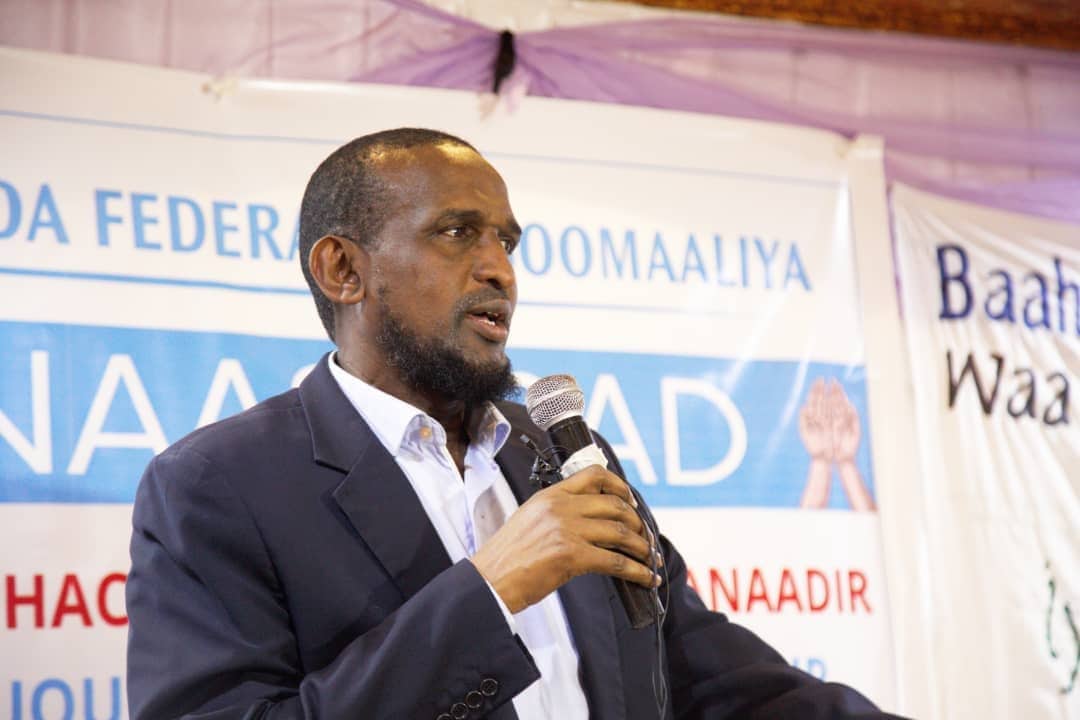 Xildhibaan C/Qaadir Cosoble oo jeediyey hanjabaad ka dhan ah madaxweynaha