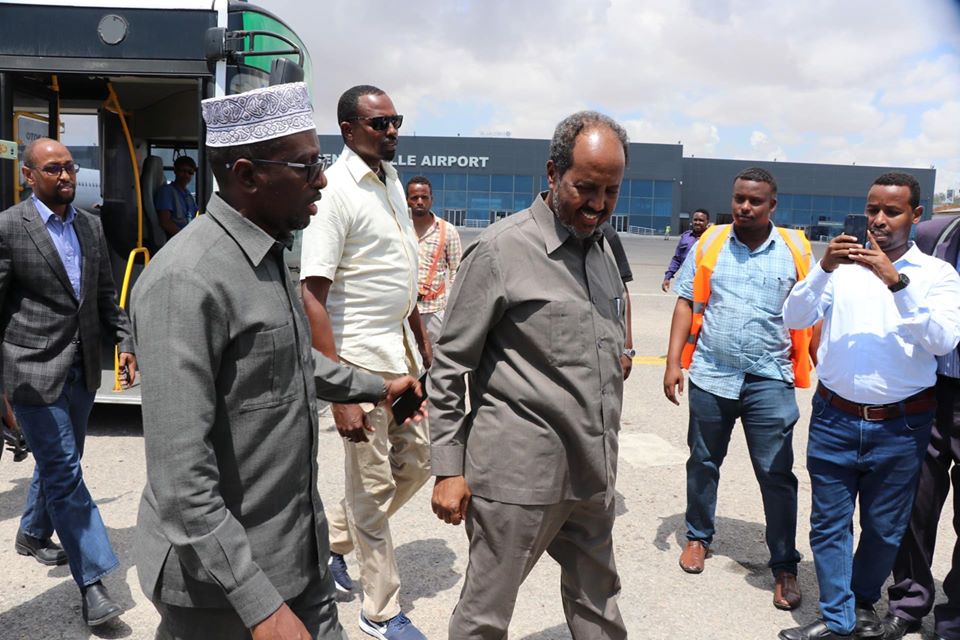 Shariif iyo Xasan Sheekh oo gaaray Warsheekh + Ujeedka