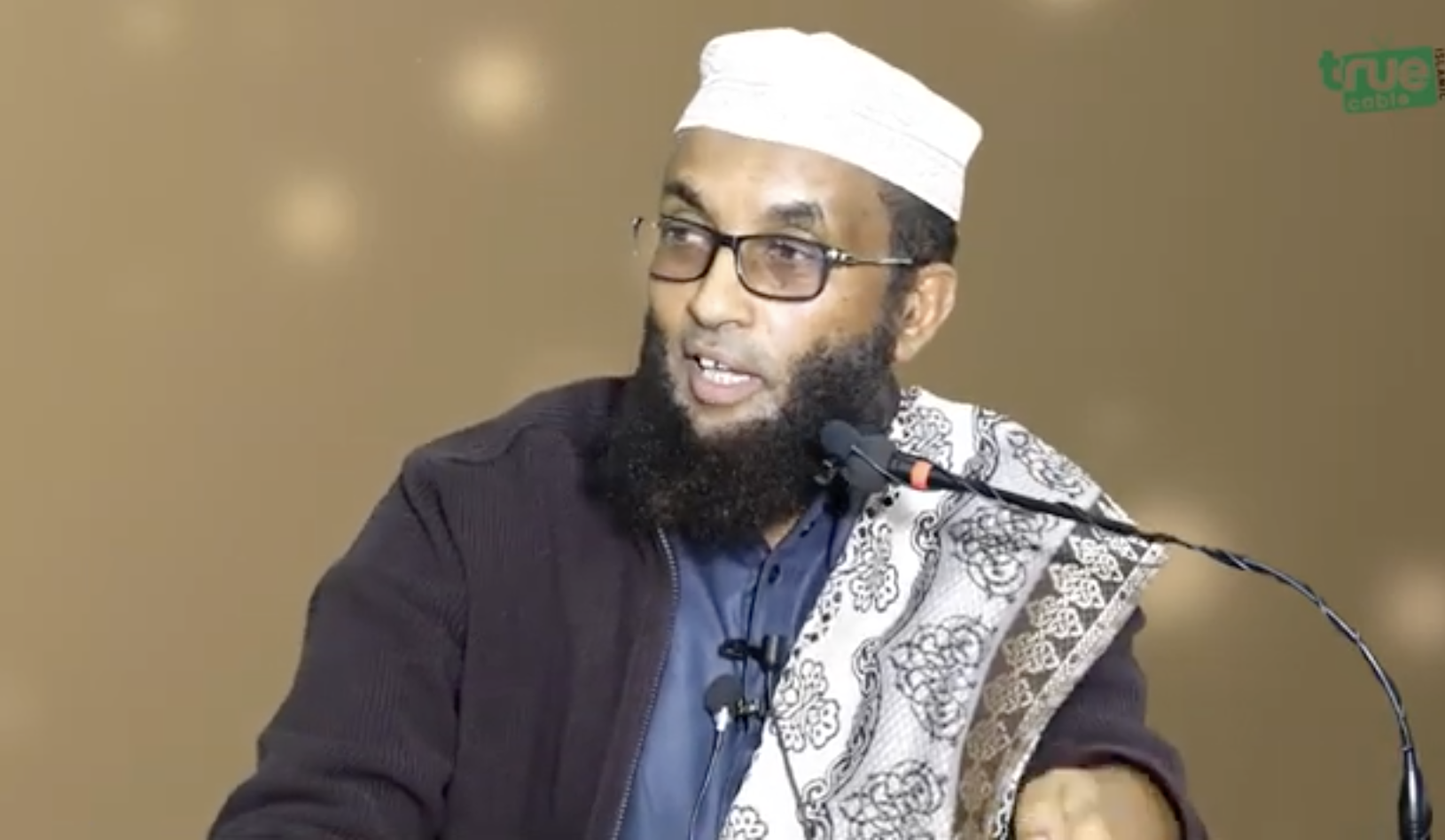 Sheekh Maxamed Aadan oo sheegay in Coronavirus uu ka dhex helay qur’aanka