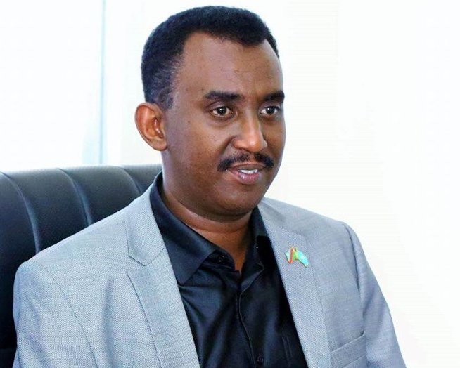 DF oo xildhibaannimada u diiday Cabdulqaadir Shariif Sheekhuna iyo Xasan Eelaay