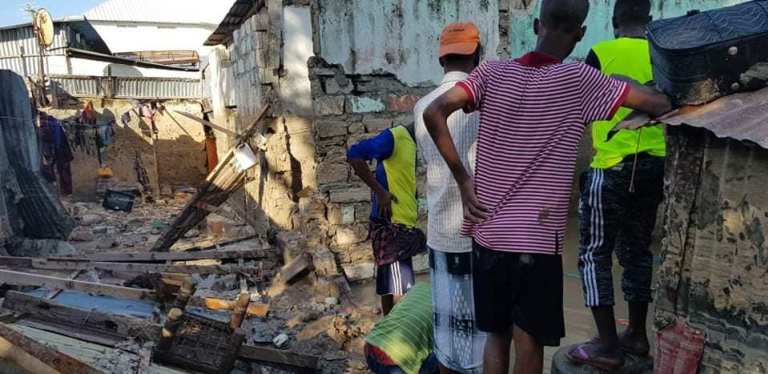 5 members of family die as house collapses in Mogadishu following heavy rains