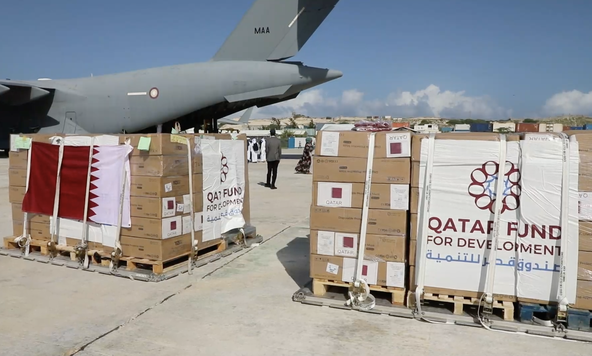 Qatar oo diyaarad deeq sida kasoo dejisay Muqdisho