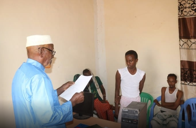5 qof oo ku eedeysnaa kufsi ka dhacay Galmudug oo lagu riday xukuno kala duwan