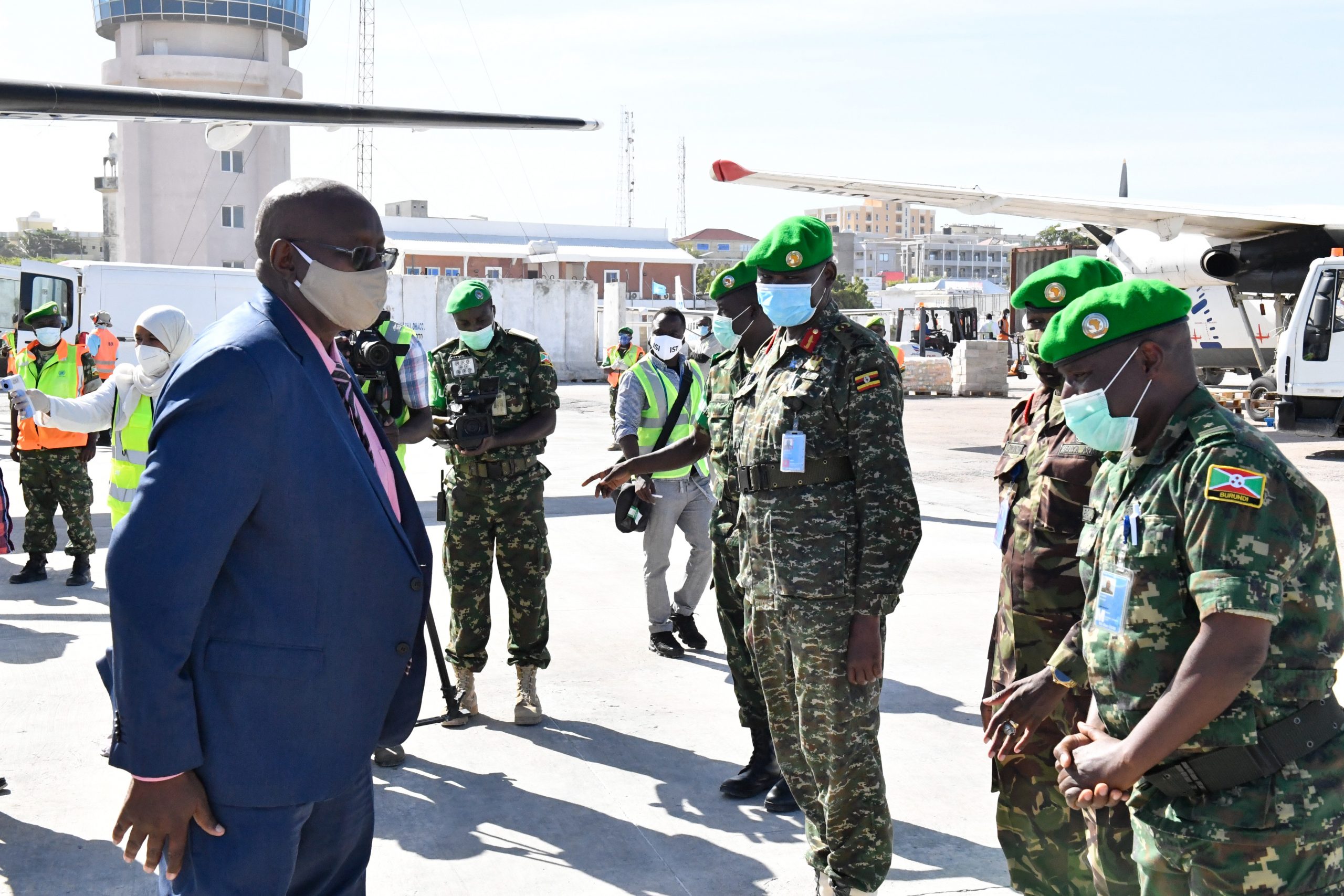 Taliyihii ITOOBIYAANKA oo laga beddelay hoggaanka ciidanka Amisom + Sawirro Taliyihii ITOOBIYAANKA oo laga beddelay hoggaanka ciidanka Amisom + Sawirro
