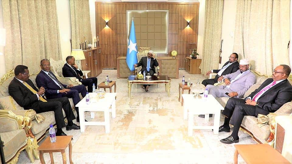 Qodobadiii uu soo saaray Farmaajo rajo beel ma ka dhigayaan shirka furmaya?
