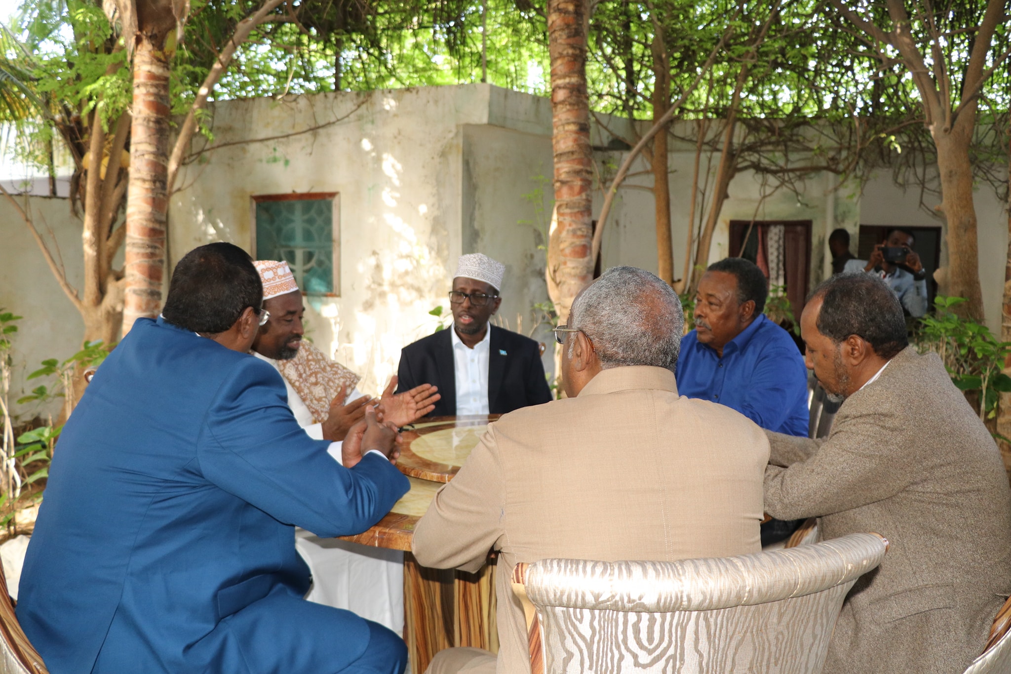 Sawirro: Cali Mahdi, Shariif iyo Xasan oo Muqdisho kula kulmay Waare + Ujeedka
