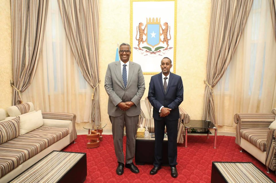 Ra’iisul Wasaare Rooble oo war soo saaray kadib markii uu la kulmay CC Shakuur