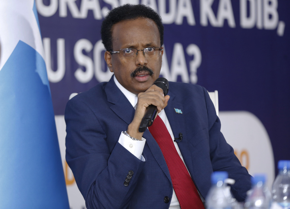 Madaxweyne Farmaajo oo isbedel ku sameeyay taliska ciidanka xoogga dalka