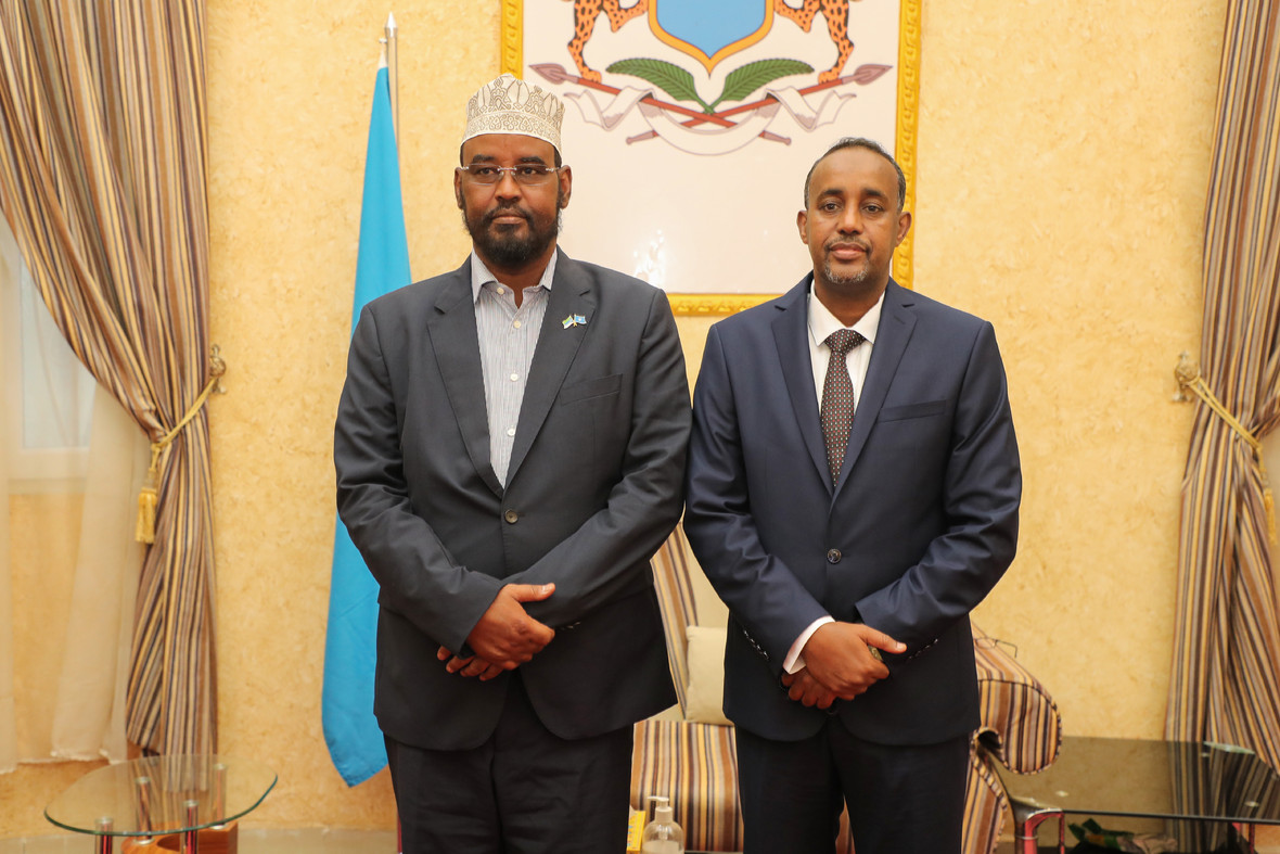 Rooble oo Axmed Madoobe iyo Waare kala halday in hal mid la ilaaliyo + Sawirro