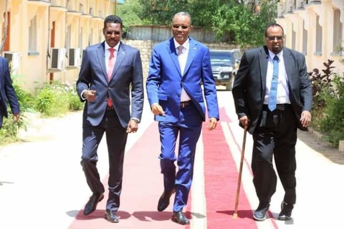 Qoor Qoor, Waare iyo Lafta-gareen oo yimid Muqdisho