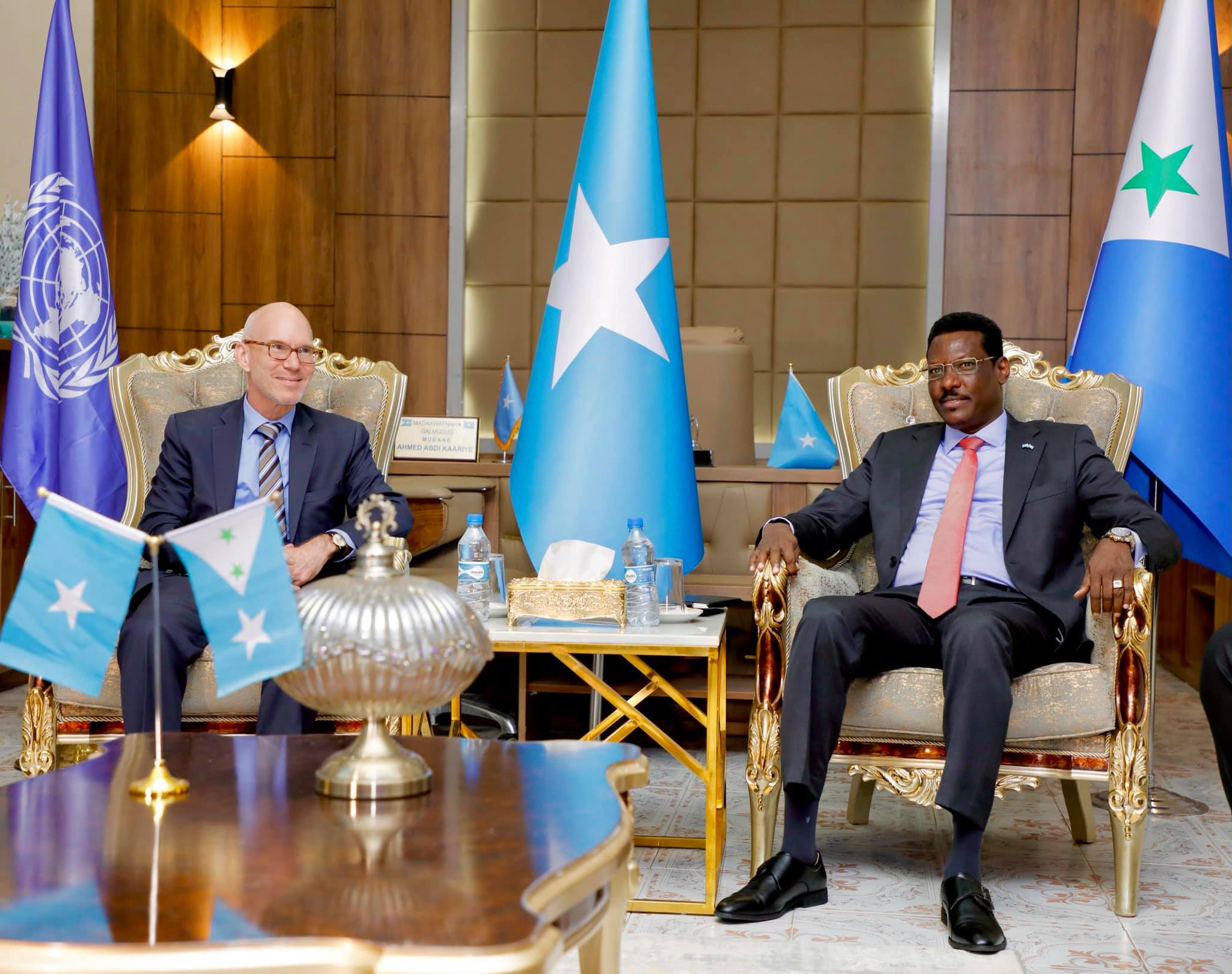 Sawirro: Maxay looga hadlay kulankii maanta dhex-maray Qoor-Qoor iyo James Swan?