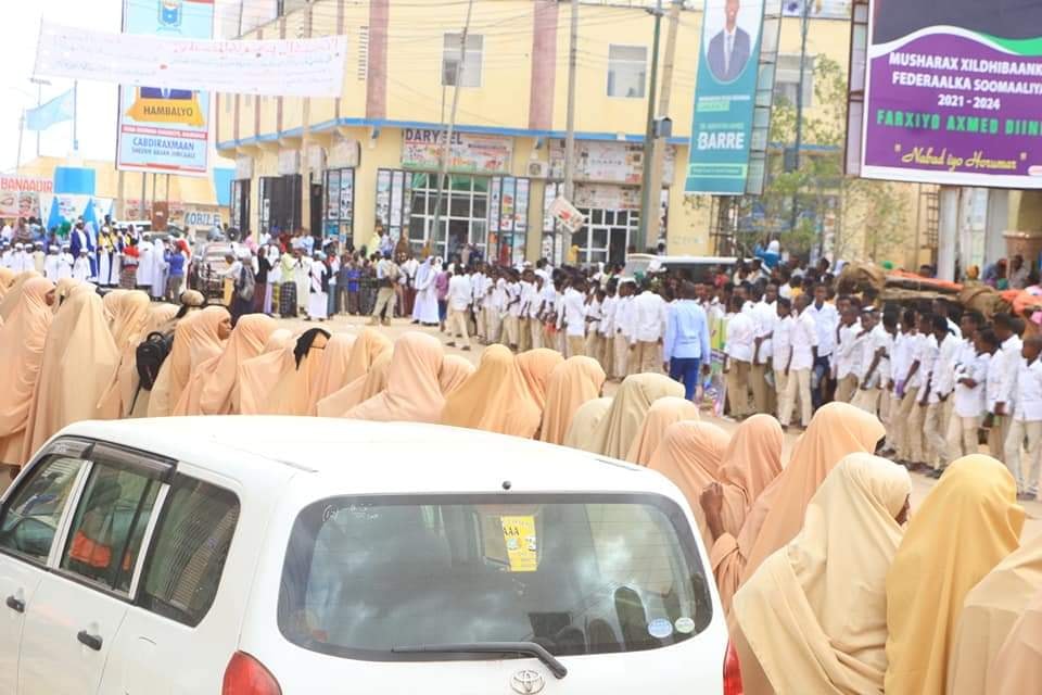 Sawiro: Dibadbaxyo ka dhan ah gefkii Macron ee Islaamka oo ka dhacay Soomaaliya