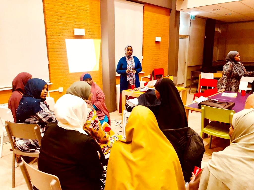 Shukri Hassan: 2003 wixii ka dambeeyay Nederlands waxaa laga mamnuucay caruurta in la dharbaaxo