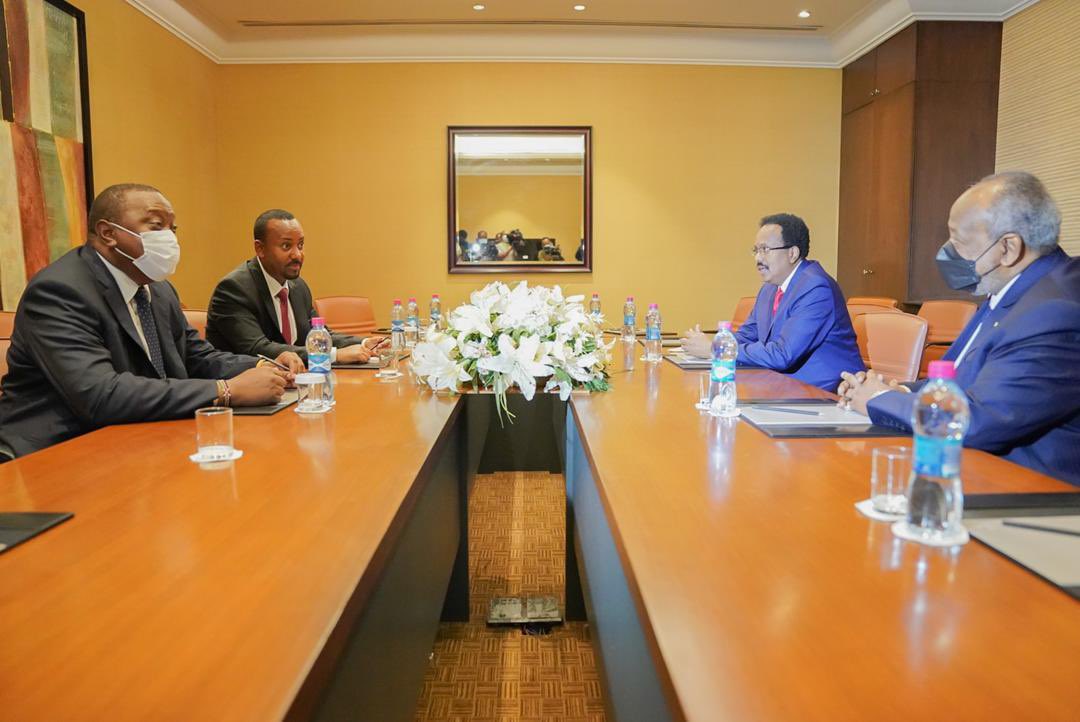 Madaxweyne Farmaajo iyo Uhuru oo la kulan siiyey