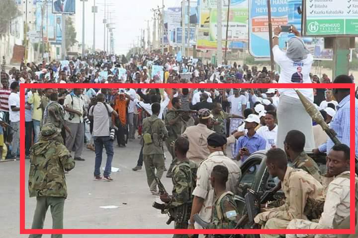Mahad Salad oo sawir 2016 ahaa soo bandhigay kadibna ku weeraray FARMAAJO