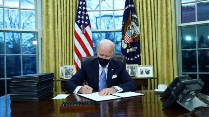 Joe Biden oo xayiraaddii ka qaaday dalal ay ku jirto Soomaaliya