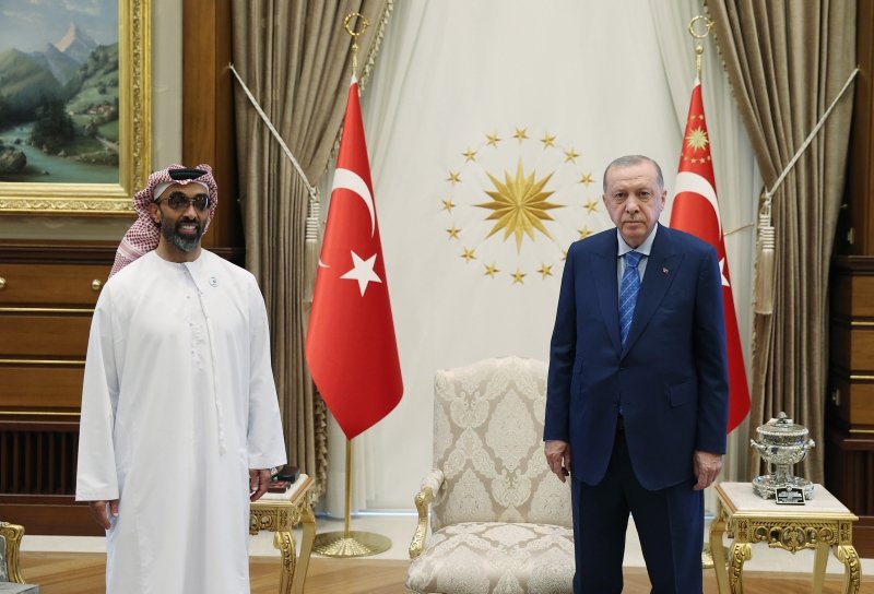 Imaaraadka Carabta oo u cararay Erdogan kadib markii ay galeen go’doon siyaasadeed