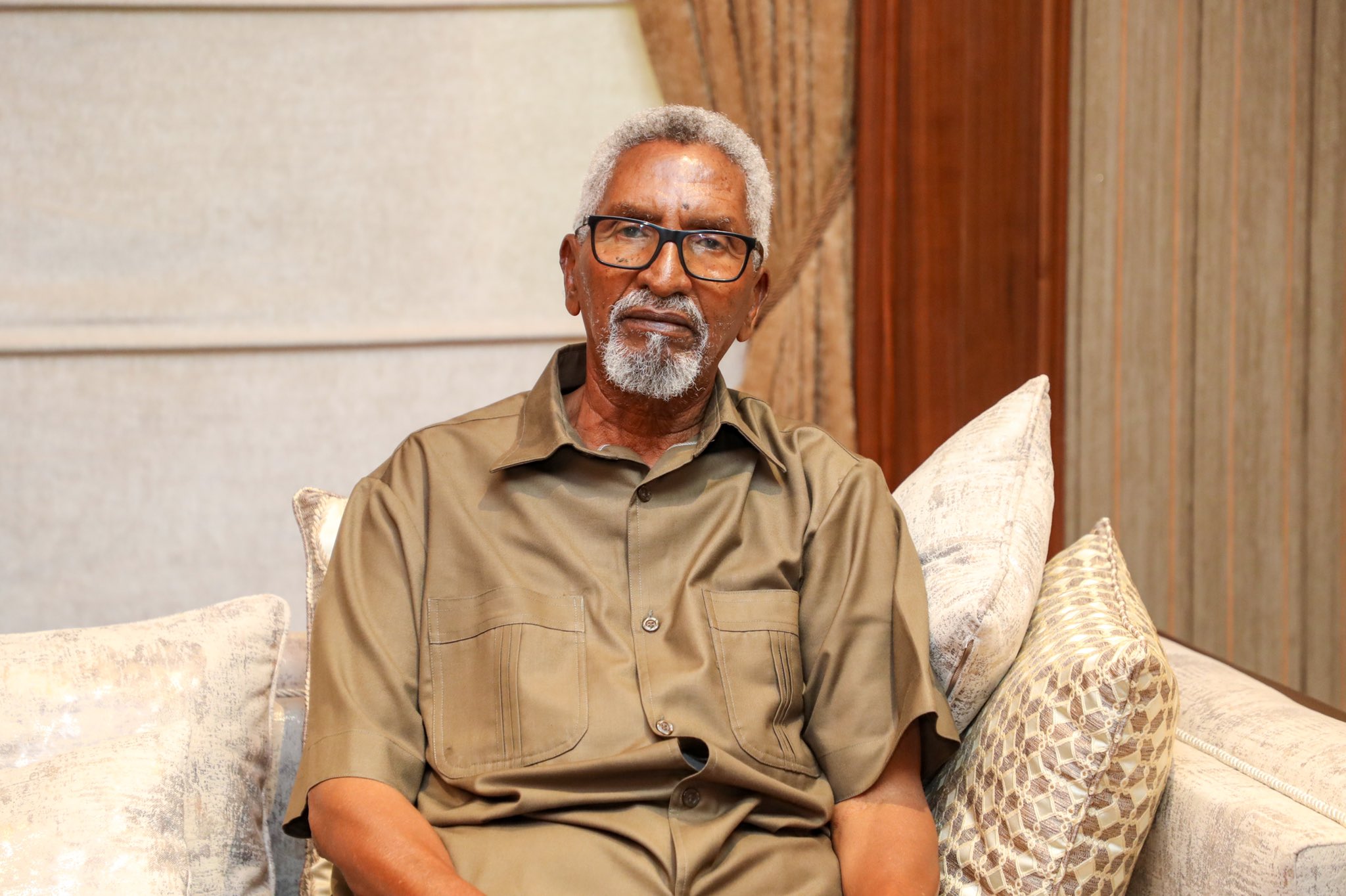 3 sabab oo Senator CABDI XAASHI uu mar kale si fudud ugu noqon karo guddoomiye