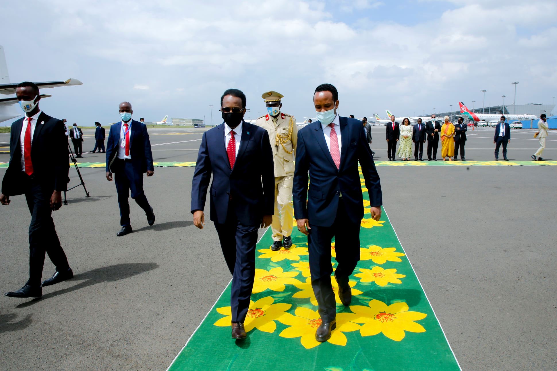 Sawirro: Sidee FARMAAJO loogu soo dhoweeyey Addis?