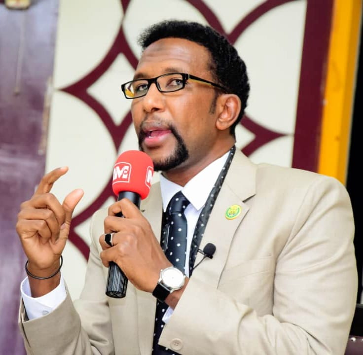 Muxuu Barkhad Jaamac Batuun ka yiri hadalkii Rooble?