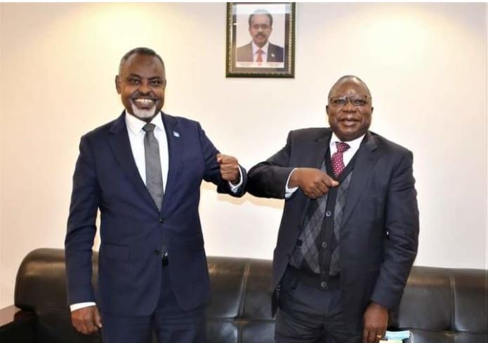 Tarsan iyo Mninwa Johannes oo ka wada-hadlay dilka iyo boobka lagu hayo Soomaalida