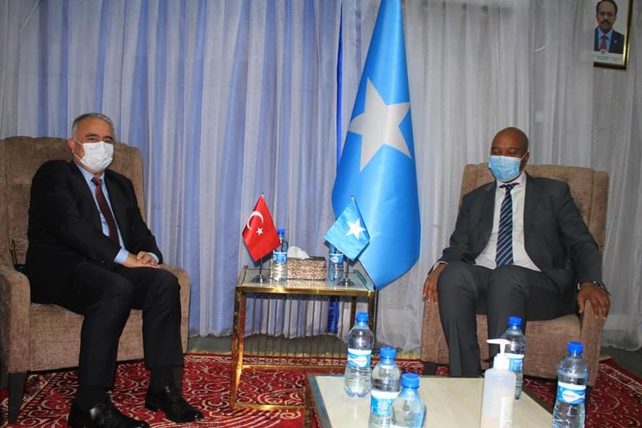 Sawirro: Somalia iyo Turkey oo wada-hadallo yeeshay xilli ay soo baxeen cabashooyin