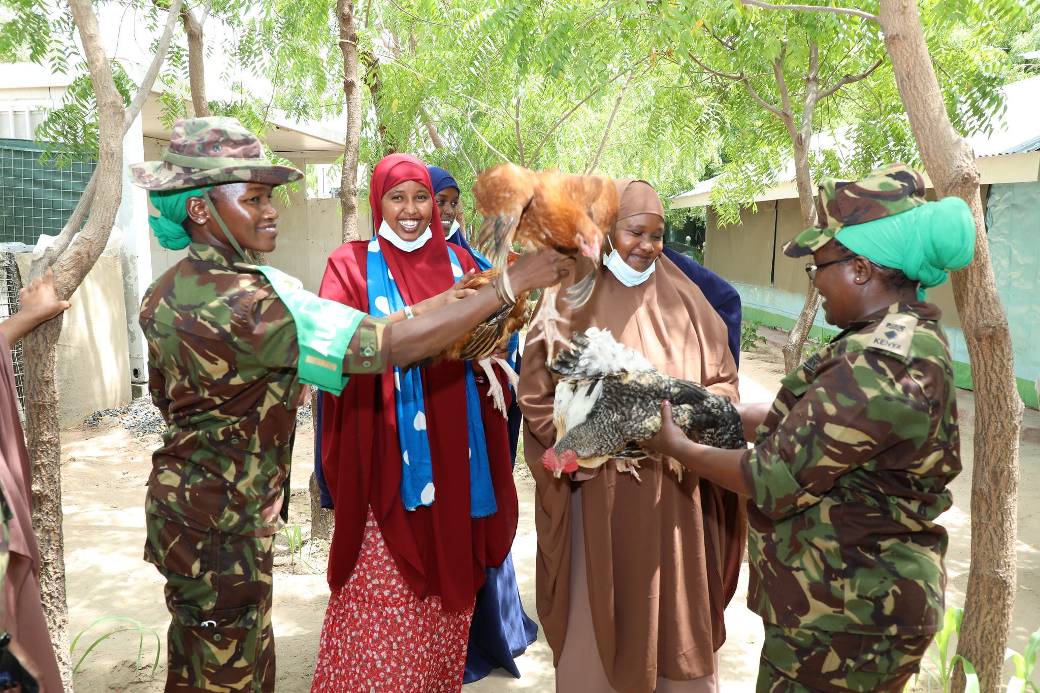 Sawirro: Falcelin caro leh oo ka dhalatay dooro ay Amisom siiyeen haween Soomaali ah