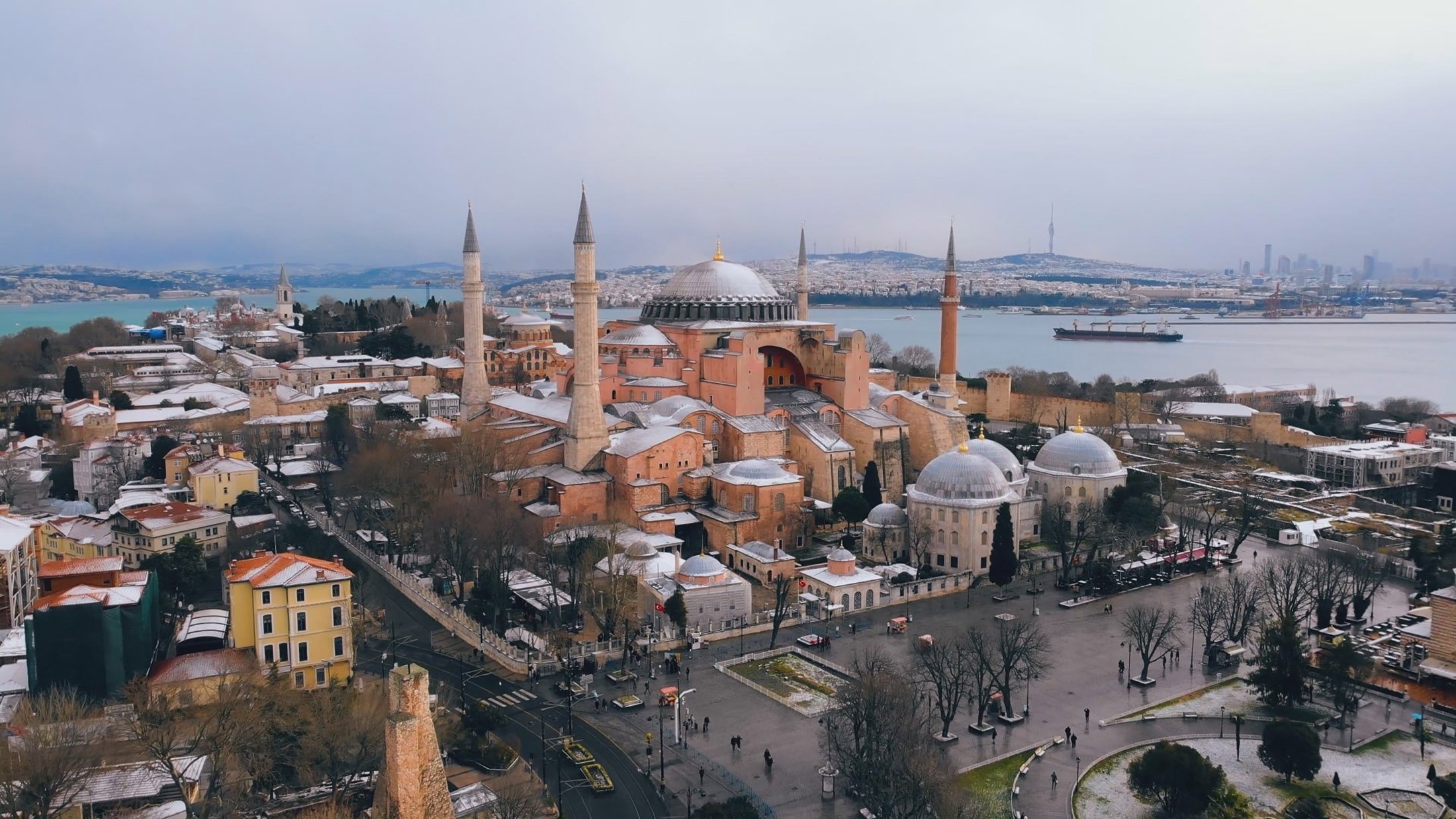 Soomaalida Turkiga oo halis xooggan wajahaya kadib markii lagu shaabadeeyey…