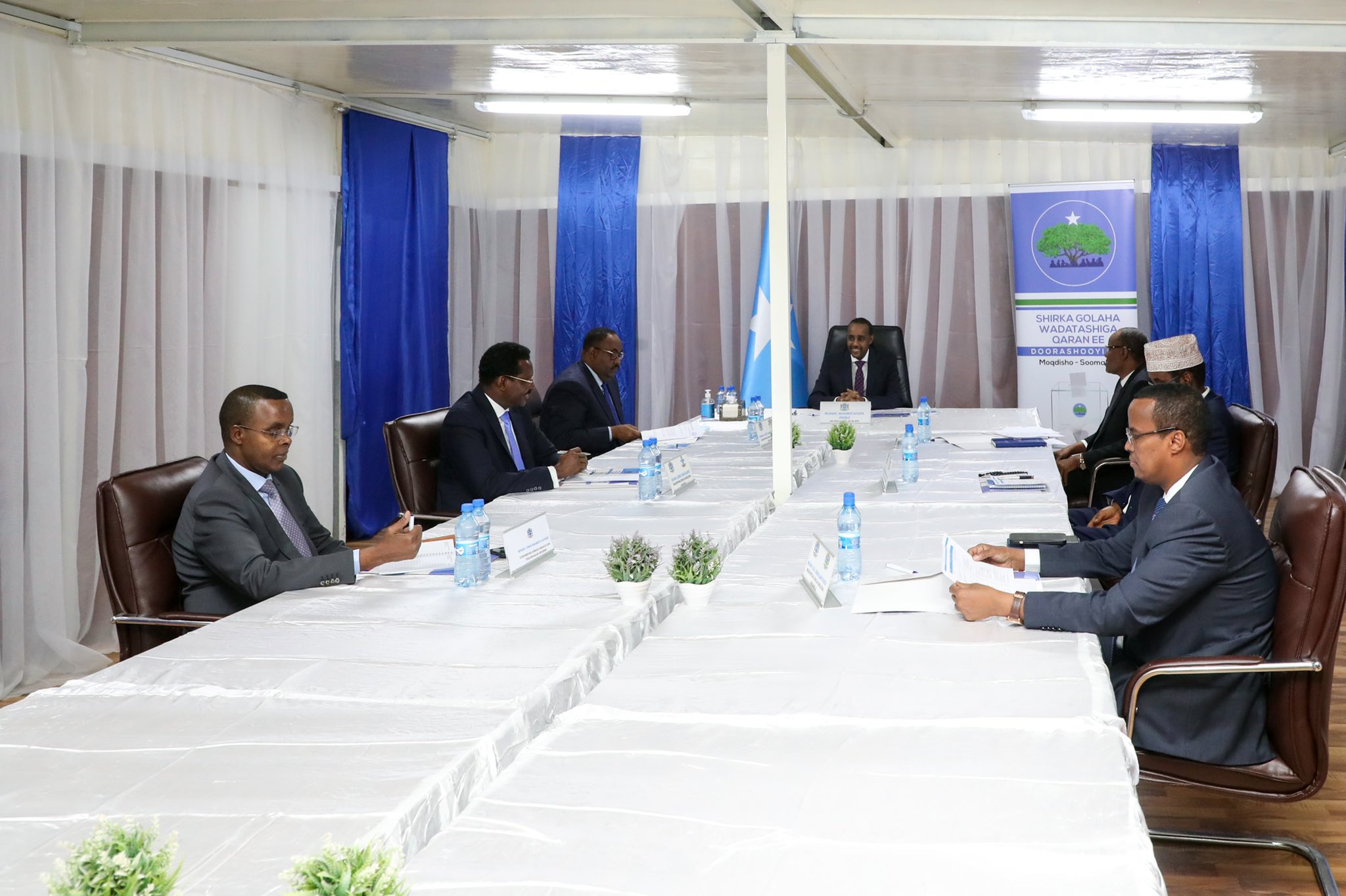 Wararkii ugu dambeeyay ee SHIRKA Muqdisho iyo guddi ka socda mucaaradka oo…