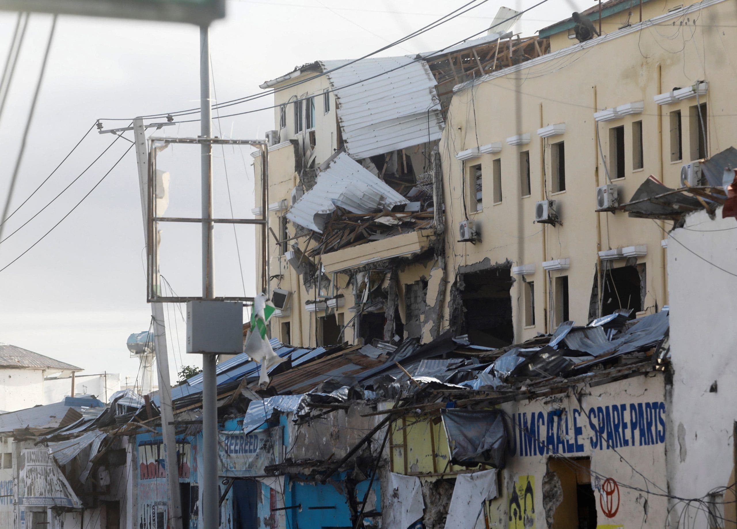 Теракт в могадишо отель. Могадишо столица Сомали. Разрушенный отель в Сомали. Разрушения на Украине.