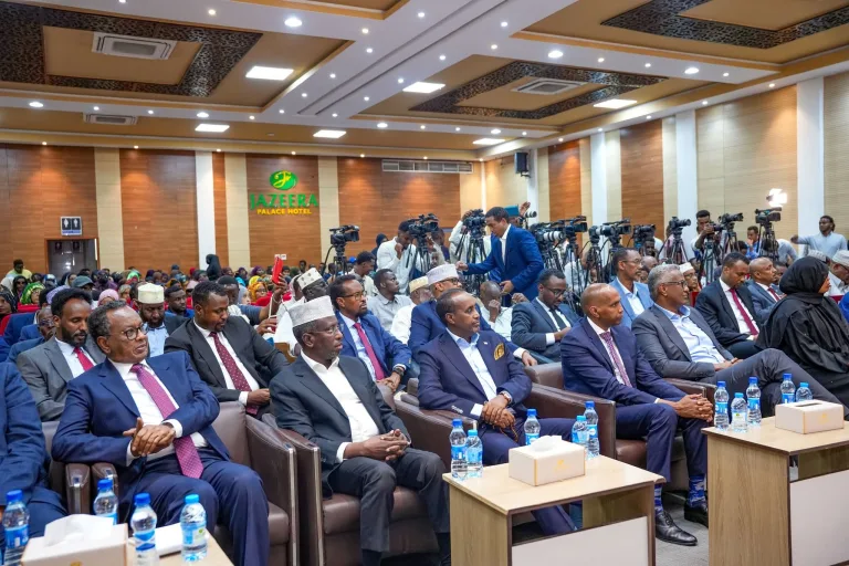 Xog: Shir xasaasi ah oo u socda hoggaanka mucaaradka  iyo guddi dhex-dhexaadin ah