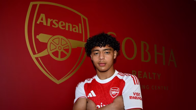 Arsenal oo la saxiixatay cayaaryahan Soomaali ah