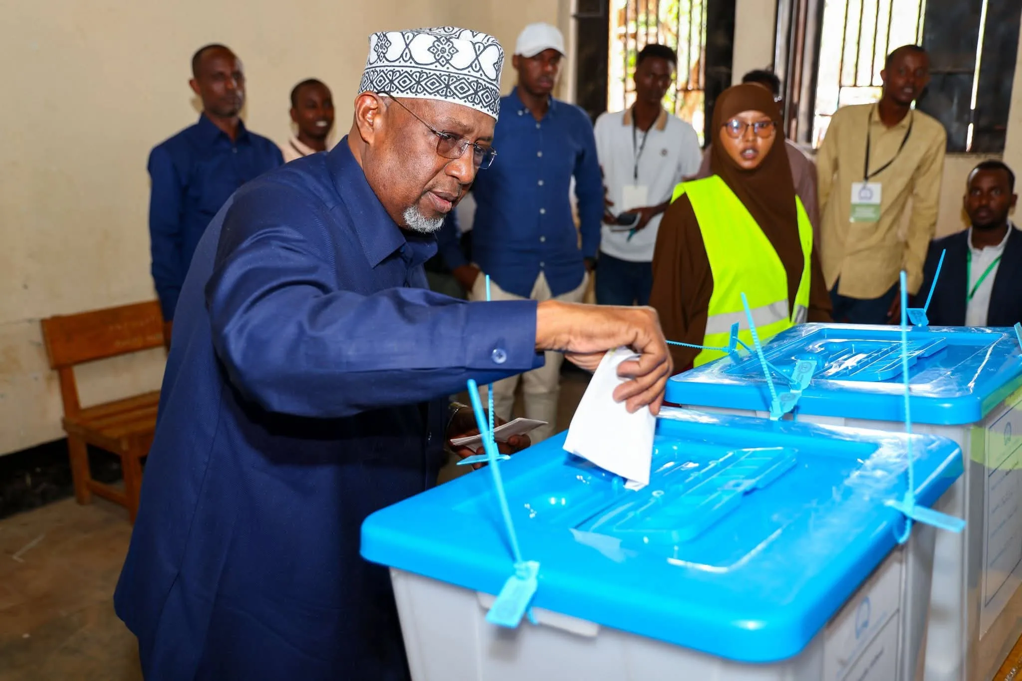 Doorashooyin ka bilowday Koonfur Galbeed iyo Aadan Madoobe oo…